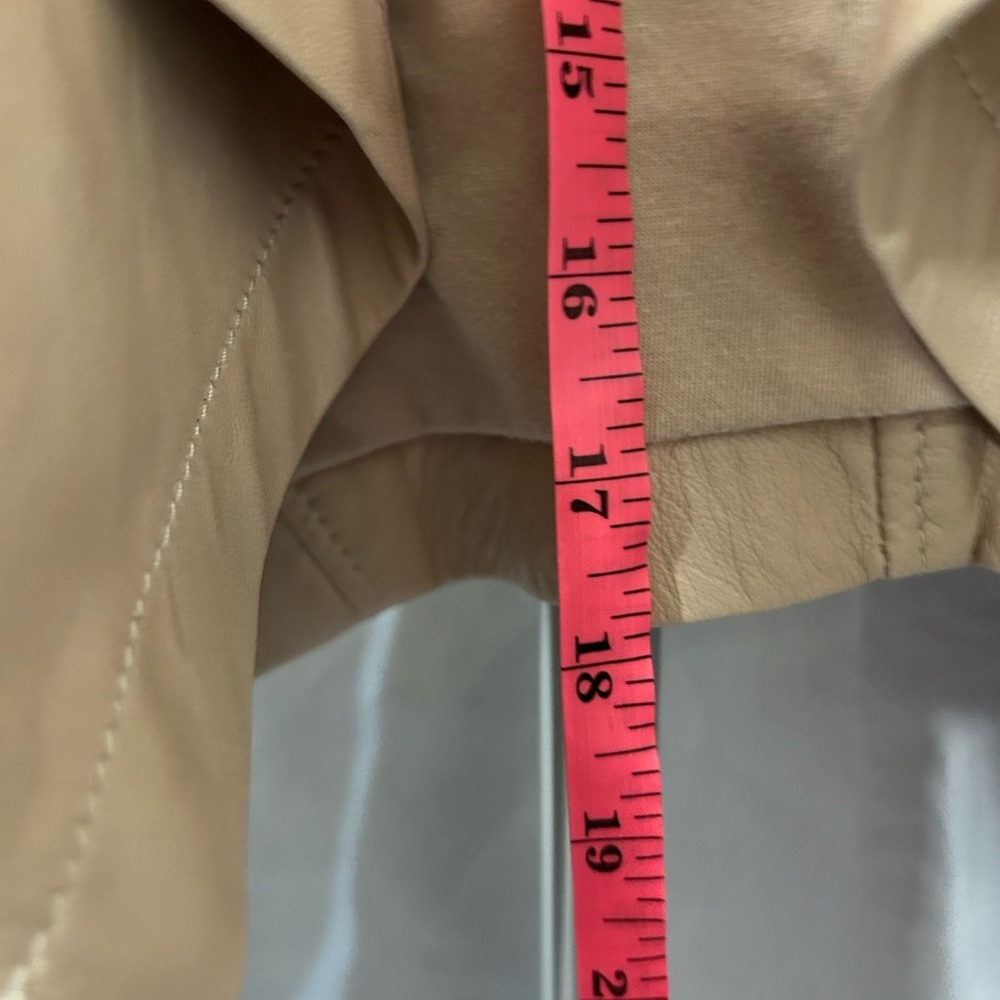Elegant Halogen genuine leather jacket in a beautiful nude neutral tone 🤍 - Picture 8 of 11